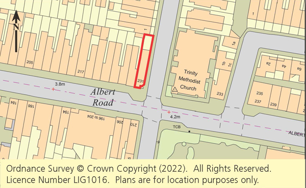 Lot: 92 - FREEHOLD SHOP AND FLAT WITH LAPSED PLANNING FOR A FURTHER FLAT -
